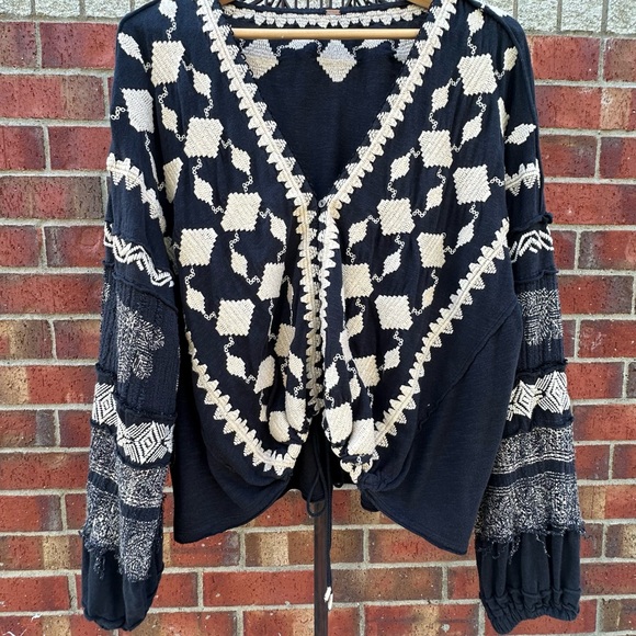 Free People Sweaters - Free People Geometric Embroidery BOHO Top Drawstring Front Arts Balloon Sleeve L